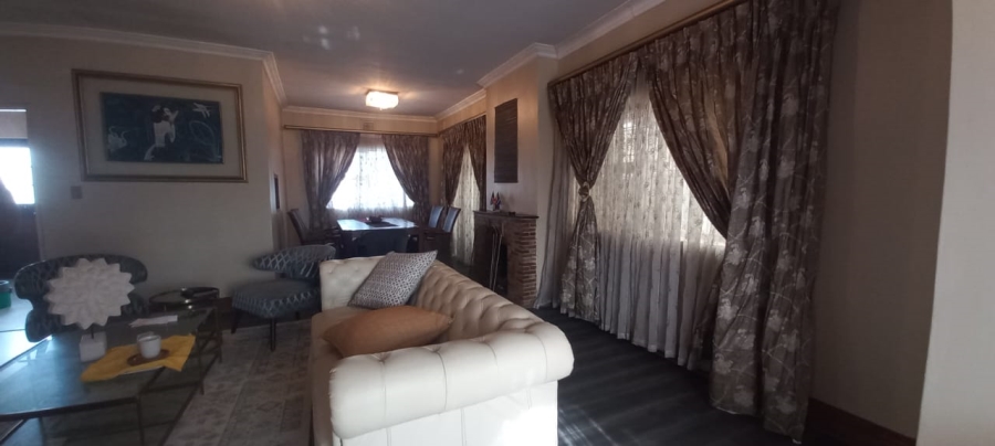 3 Bedroom Property for Sale in Wetton Western Cape